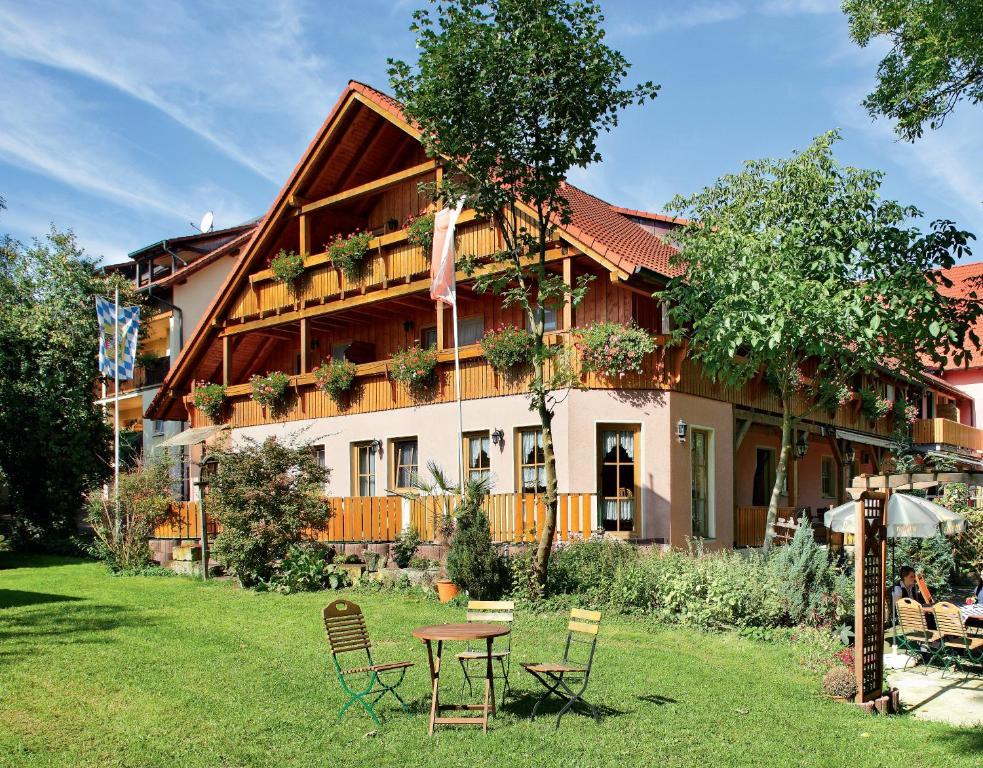 Land- Und Aktivhotel Altmuehlaue Bad Rodach Exterior foto